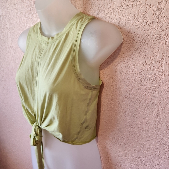Lululemon Yellow Green Sleeveless Cropped Tie Front Tank Top - Picture 2 of 3